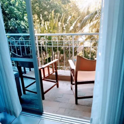 Lovely 2 bedroom beach front apartment