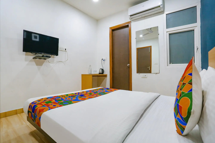 Hotel Silver Saffron Peeragarhi