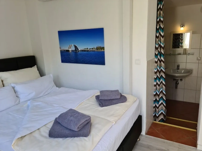 Economy room