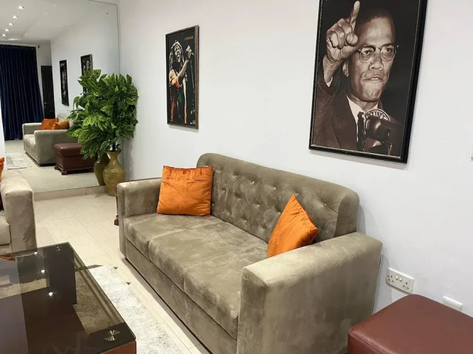 Hod Apartments   Gra