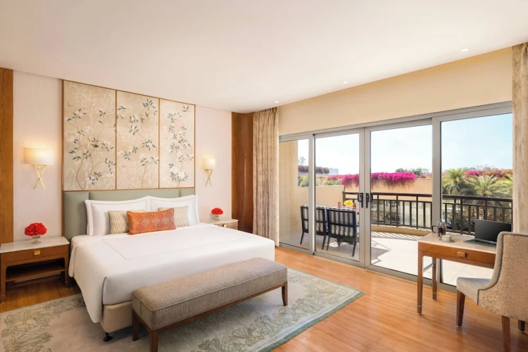 Deluxe Double Suite with balcony