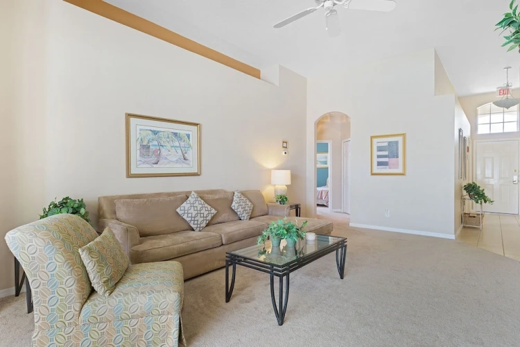 4 Bedrooms Cottage