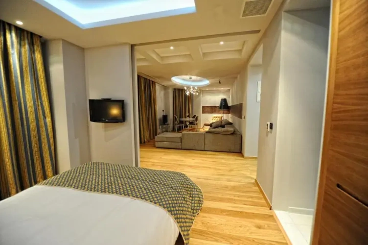 2 Bedrooms Suite with balcony