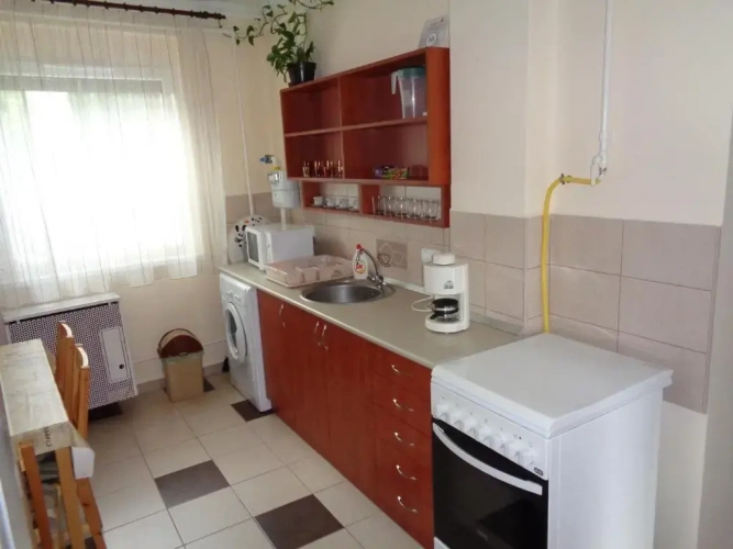 2 Bedrooms Cottage