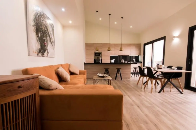 2 Bedrooms Apartment