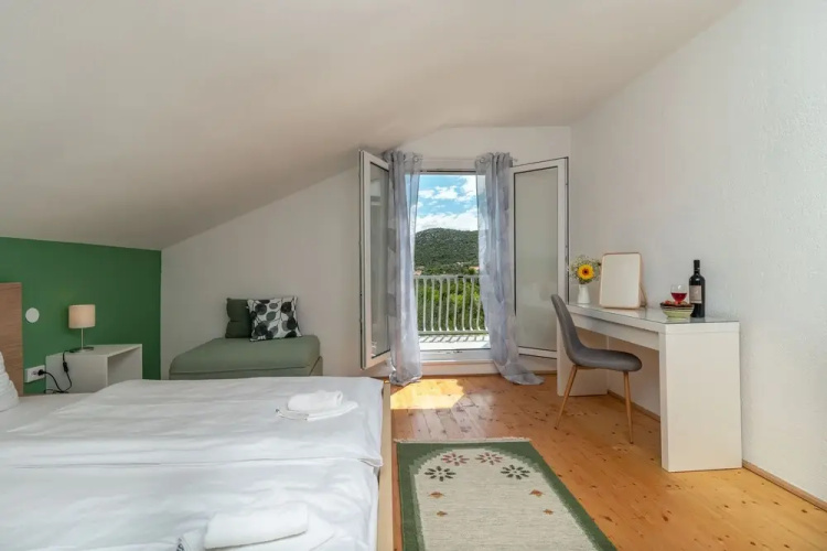 Casa Verde Apartment House