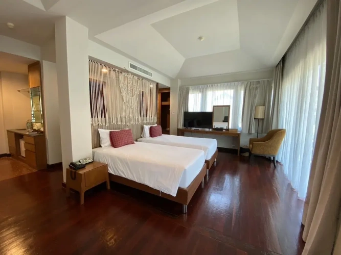Junior Suite with balcony and with garden view