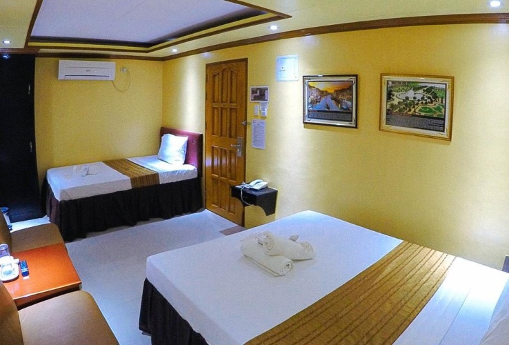 Standard Triple room