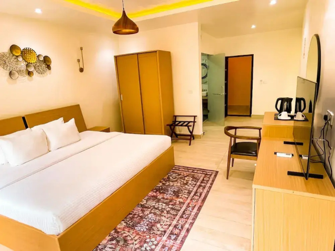 The  address hotel