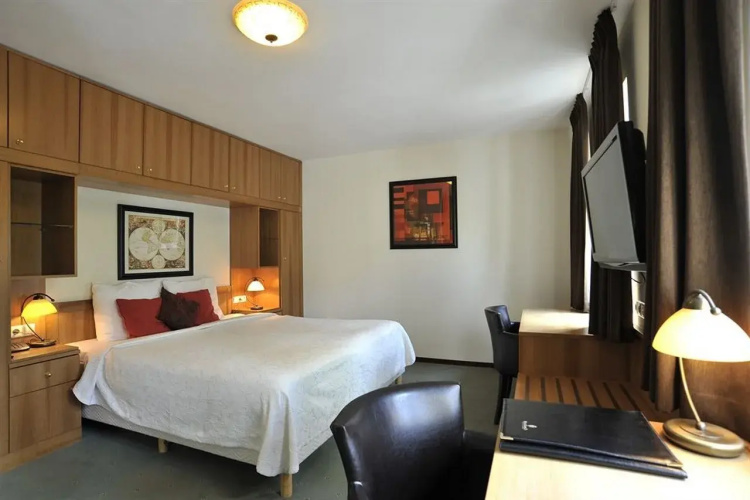 Hotel Mastbosch Breda