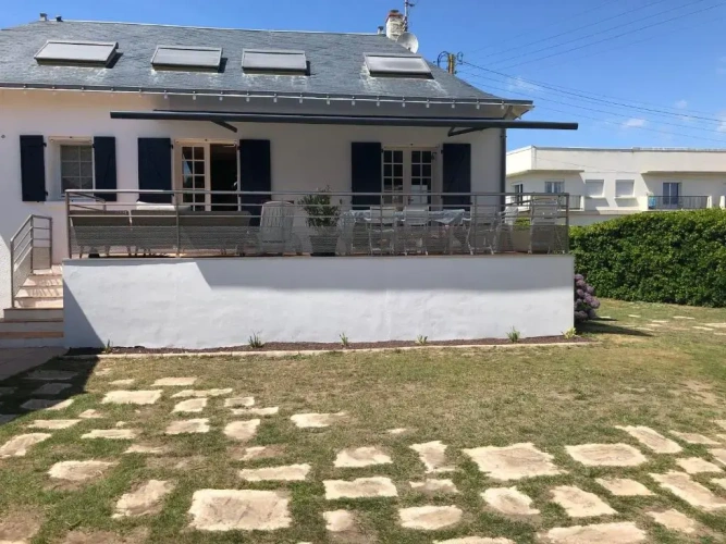 5 Bedrooms Double Cottage
