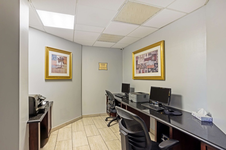 Best Western Plus Reading Inn & Suites photo 19
