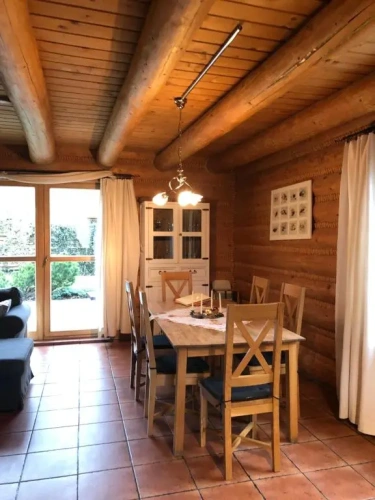 3 Bedrooms Apartment