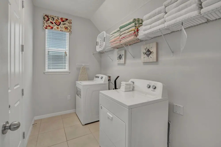 9023 Pelican Cove