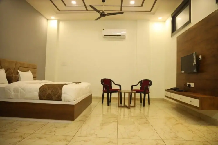 Hotel Crown Royal