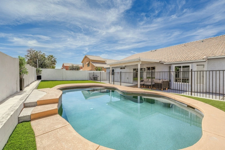 3 Bedrooms Cottage