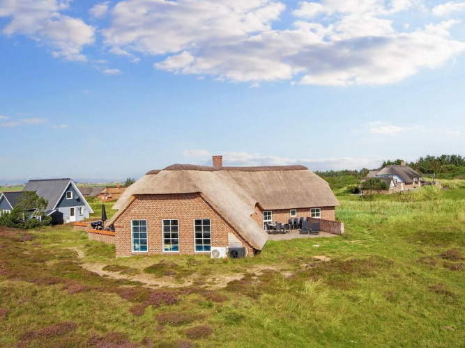 12 Person Holiday Home in Ringkobing-by Traum