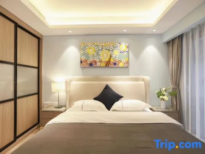 2 Bedrooms Apartment with mountain view