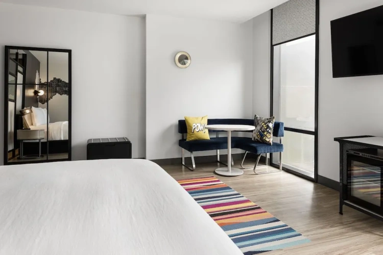 Standard Double room with city view