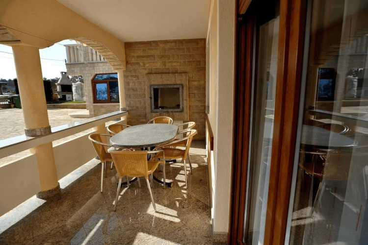 Apartment Isic