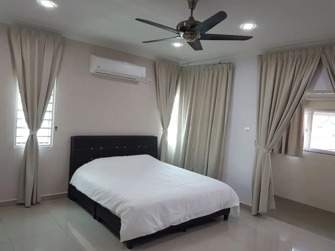 4 Bedrooms Cottage