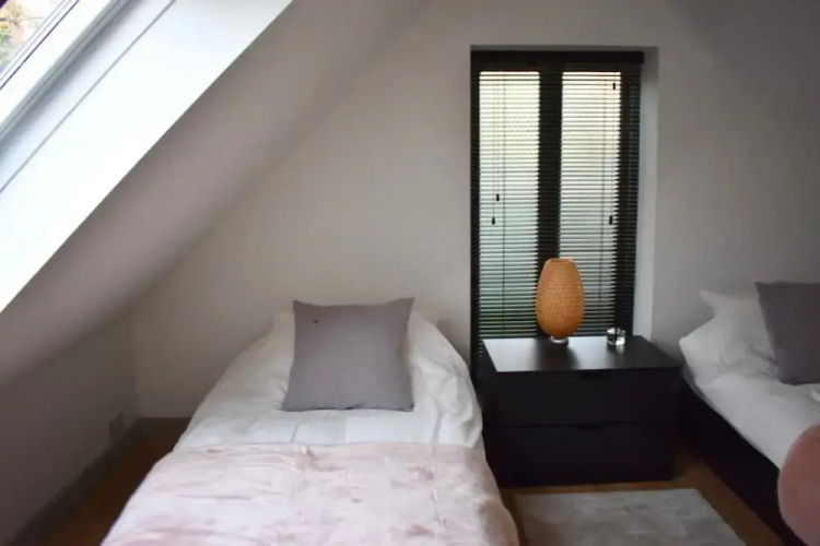 Cosy 2 Bedroom House With Parking
