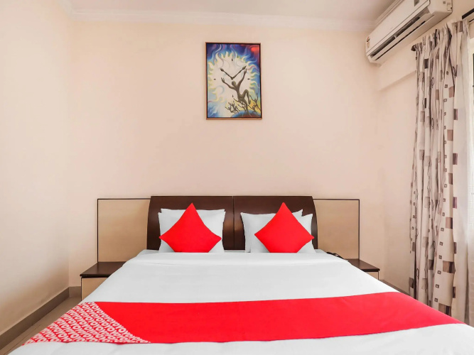 OYO 17278 Hotel Srinivas