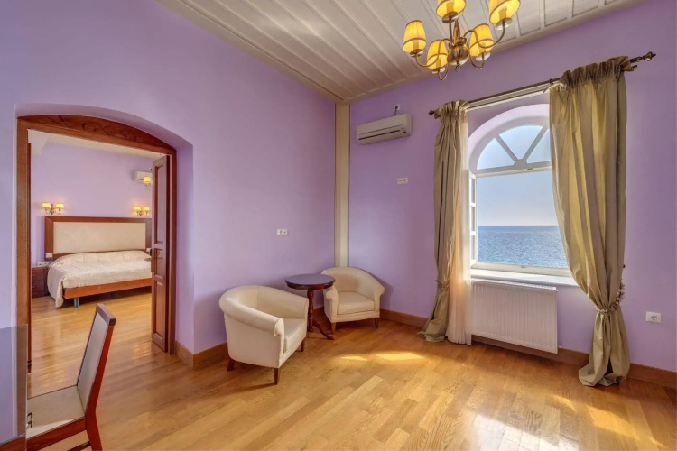 Apollonion Palace Hotel