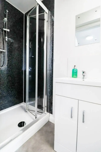 Spacious and Comfortable 2-bed Flat