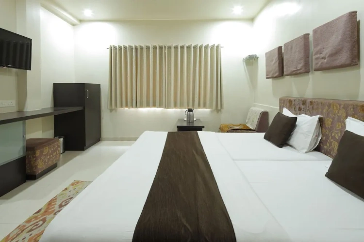 1 Bedroom Deluxe Twin room with city view