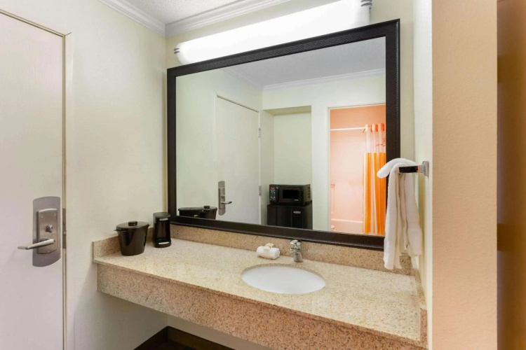 La Quinta Inn by Wyndham Chicago Willowbrook