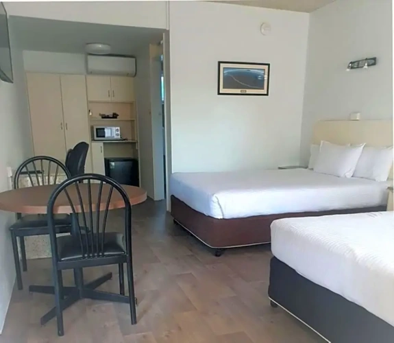 Deluxe Quadruple Family room
