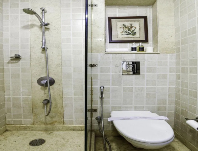 Collection O 39440 Alreef Residency