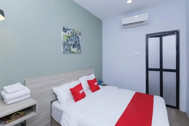 Deluxe No Window Double room