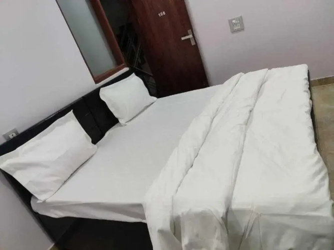 POP 80576J Vasu Hotel