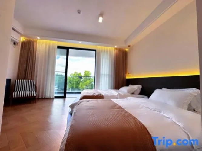 Standard Twin Family room with balcony
