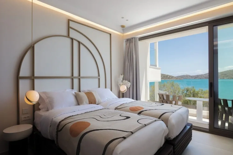 Superior Double room with balcony and with sea view