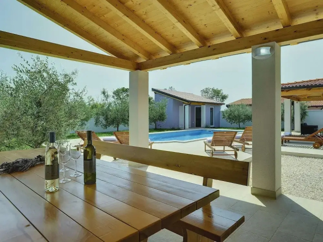 Family Villa With Swimming Pool