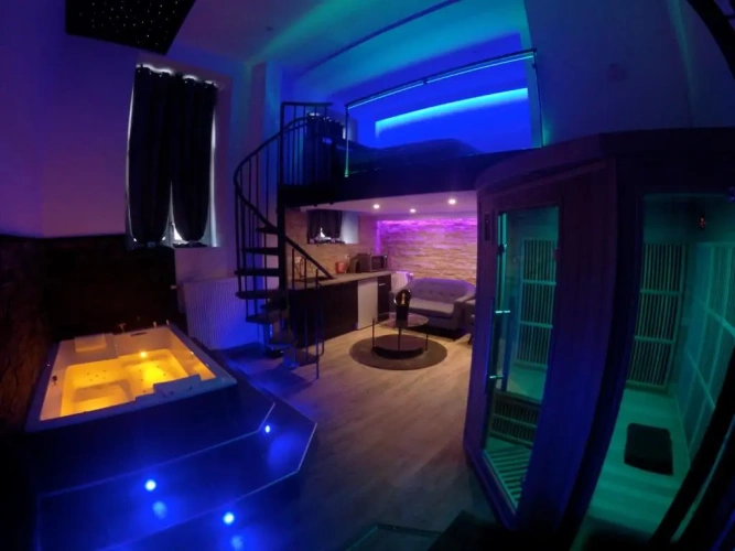 Deluxe Apartment