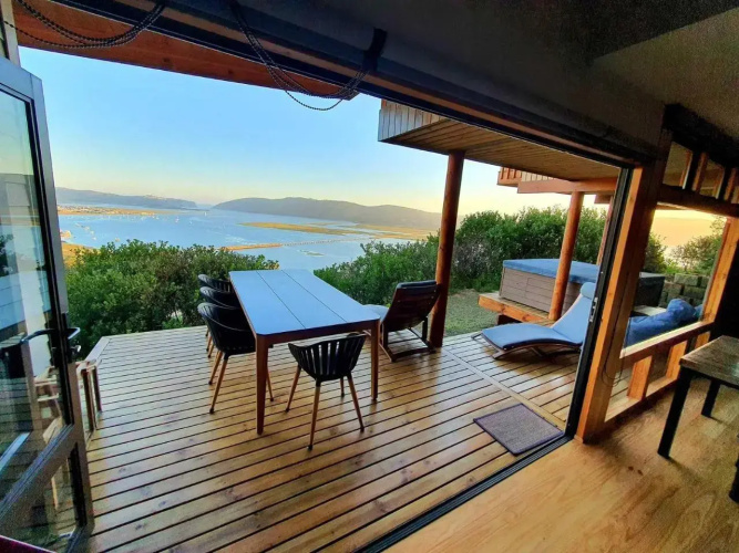 Lagoon Studio - Fantastic Knysna Lagoon views and SOLAR