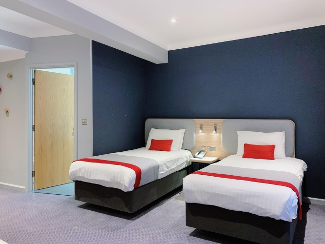 Holiday Inn Express London - Victoria photo 6