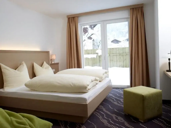 3 Bedrooms Apartment