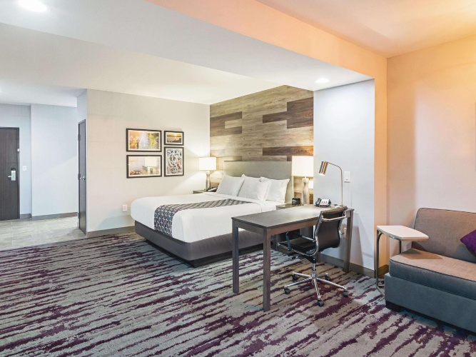 Deluxe Double Suite