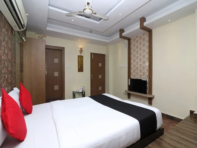 Capital O 18582 Hotel Heaven