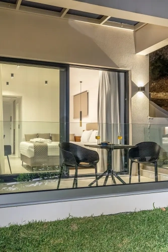 Superior Triple room with balcony and with city view
