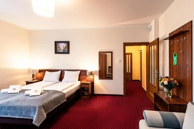 2 Bedrooms Apartment