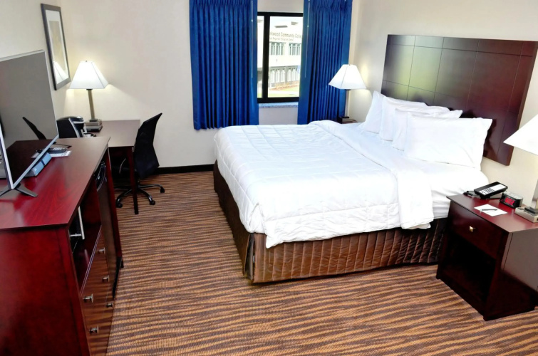 Cobblestone Inn & Suites - Monticello