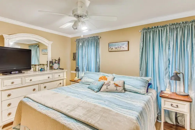 Pool Access, 4 Blocks to Ocean! N Myrtle Beach Gem