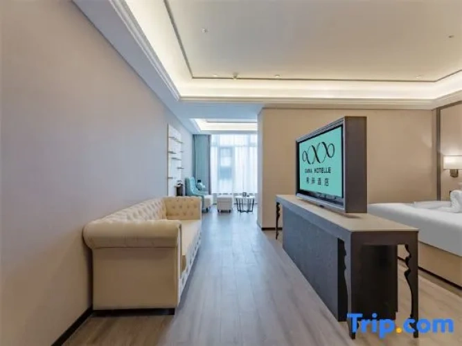 Deluxe Suite