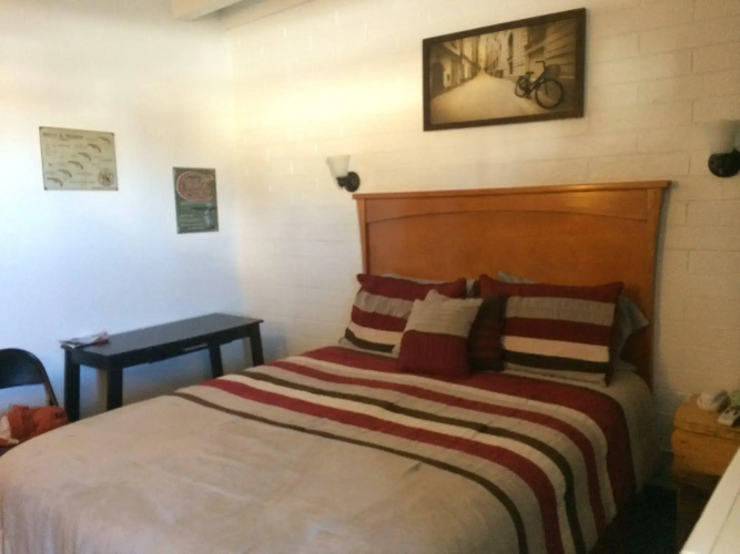 Highlander Motel